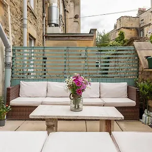  Holiday home Lovely 4 Bedroom Townhouse