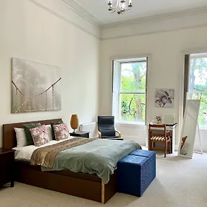  Apartment Grosvenor In - Great For Families, Groups, Couples, 80 Sq M, Parking