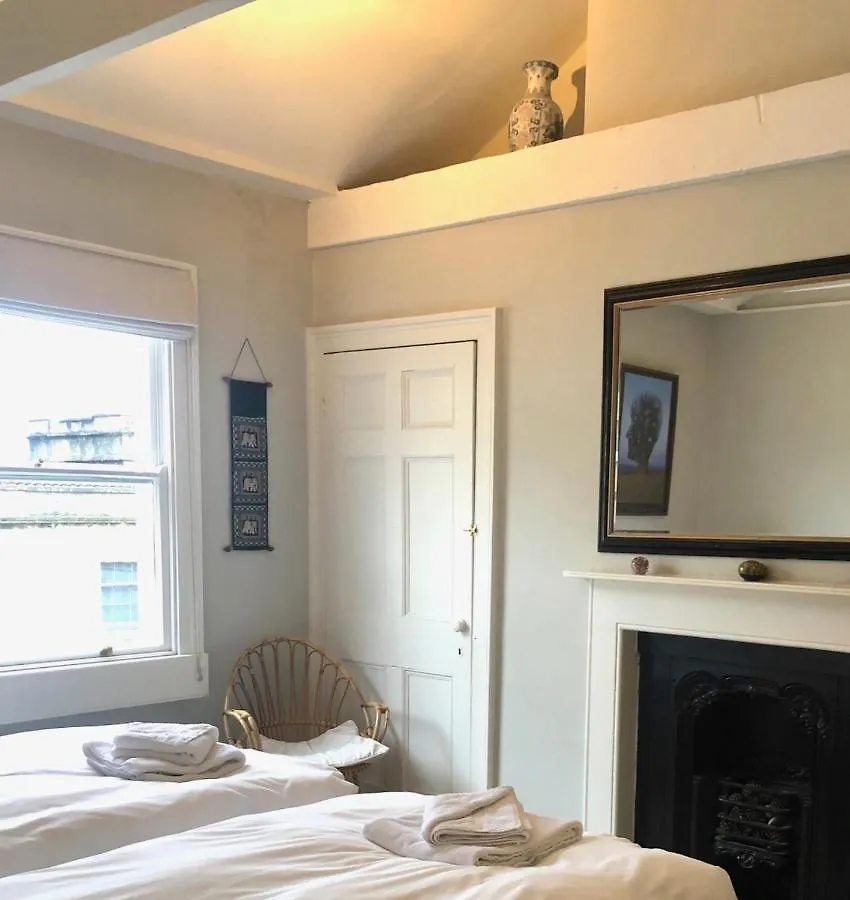 Lauras Townhouse Apartments Thomas Street Townhouse Bath Holiday home